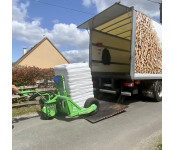 Livraison à domicile de granulés de bois.