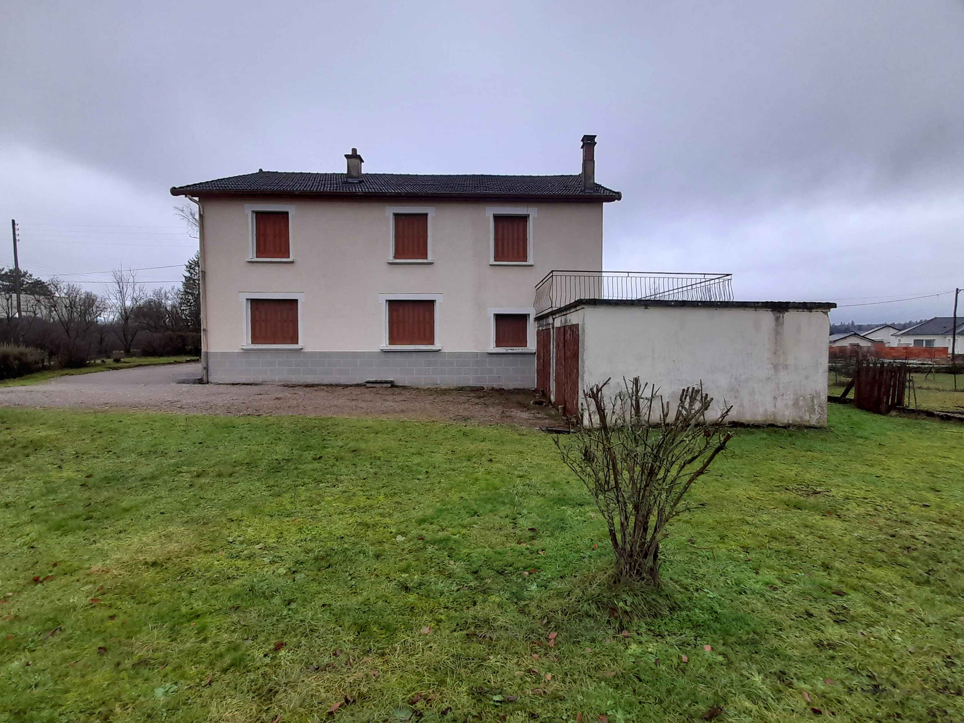 Rénovation énergétique globale : Isolation, ITE & Menuiseries pour un confort durable