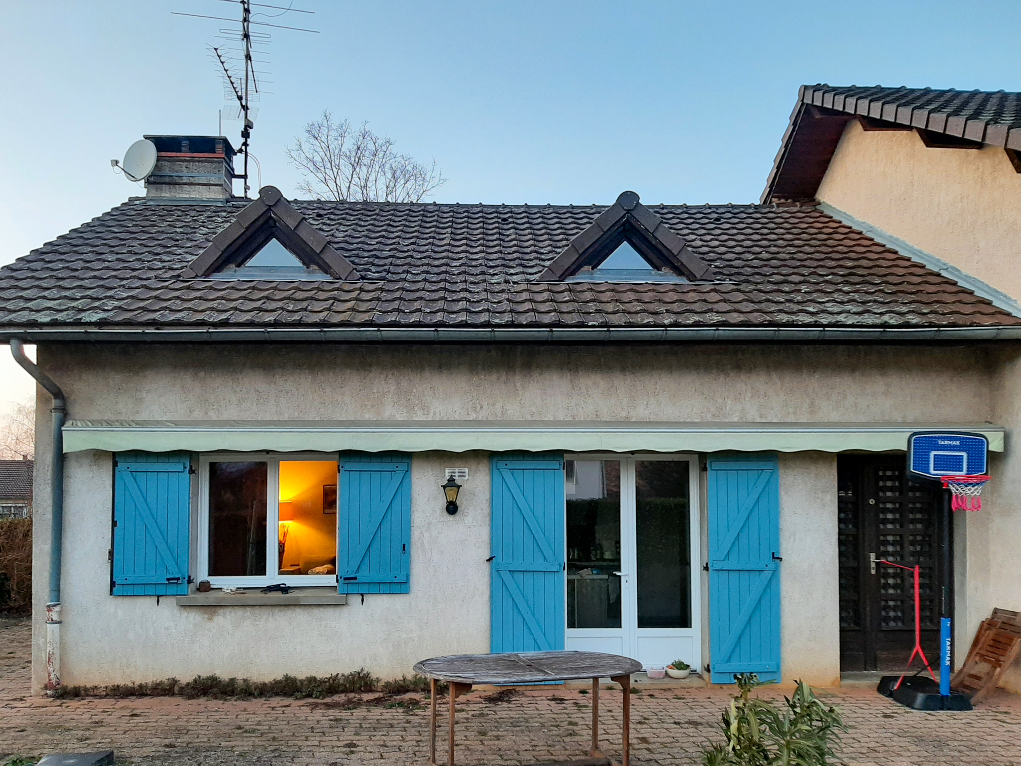 Rénovation globale d’une maison avec ITE, menuiseries et isolation complète